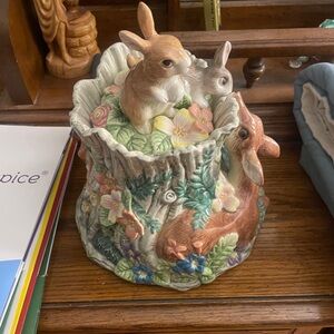 Fitz and Floyd Woodland Spring Center Piece